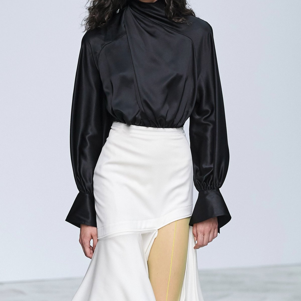diorangxl's tweet photo. Mugler Spring 2020 RTW https://t.co/HbfRqgx0xp