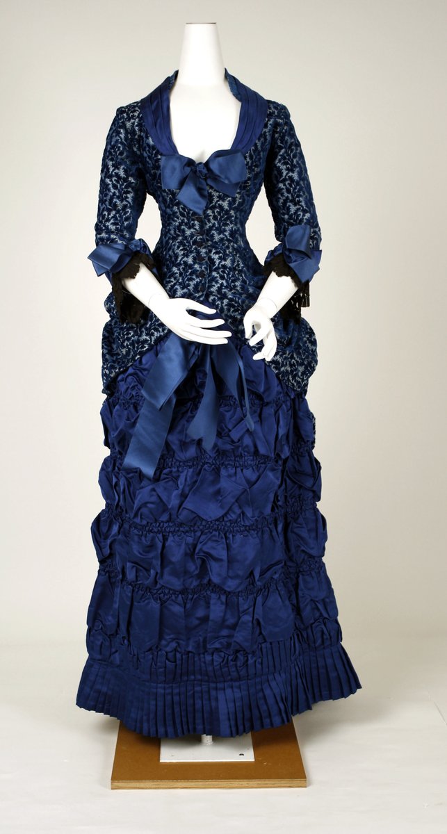 MadameGilflurt's tweet photo. When I'm an imperious lady who lunches, I'll wear this all the time.  #FrockingFabulous of c1880–82, via the Met..jpeg https://t.co/ehfICh3Fbe