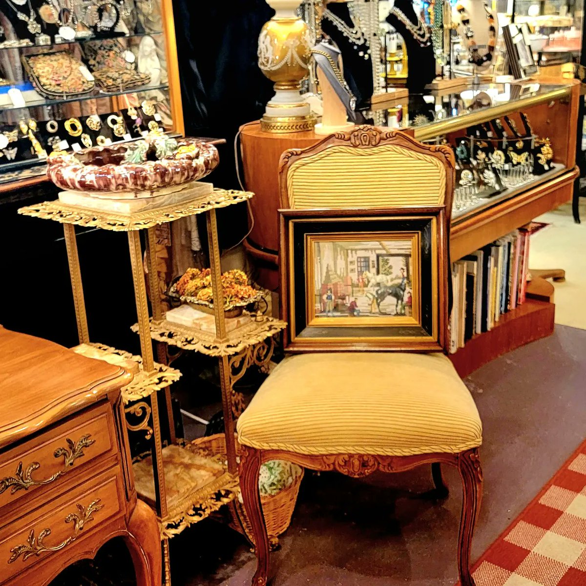 MadisonAntiques's tweet photo. We're here for your browsing pleasure... Come See Us! ✴️
Madison Antiques Market & Interiors
OPEN Wed-Sat 10am-5pm
#justbrowsing #vintage #antiqueshop #madisonfl https://t.co/k7IWefsfNs