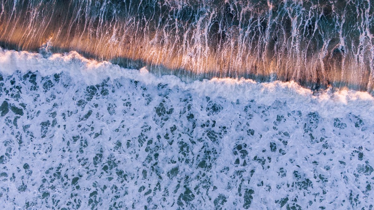 RupertCleese's tweet photo. OCEAN ABSTRACTION #4 https://t.co/YxVous5JzL