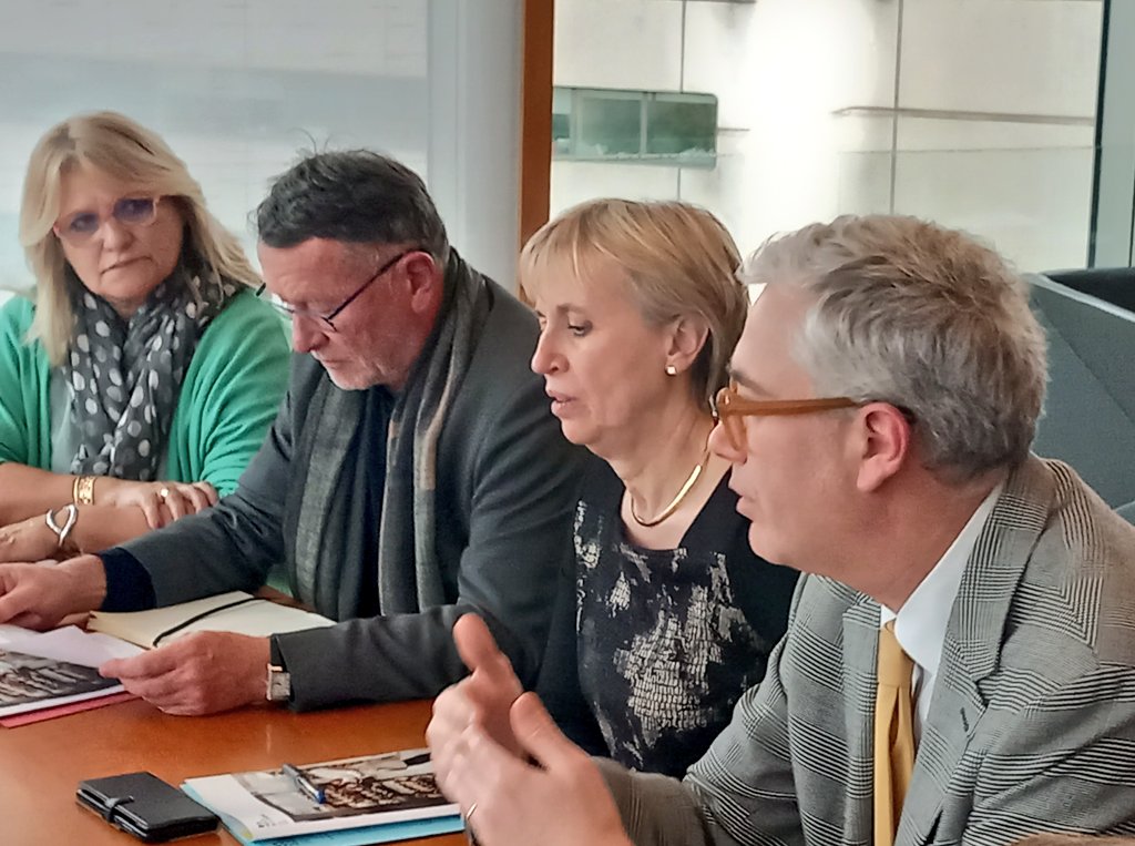 La préfète Fabienne BUCCIO et le DRFIP ont réuni les producteurs d'électricité, les chambres consulaires et les fédérations représentatives des #TPE pour présenter les aides mises en place par l'Etat afin de lutter contre la hausse des prix de l'énergie
👉 bit.ly/3CF0bKs