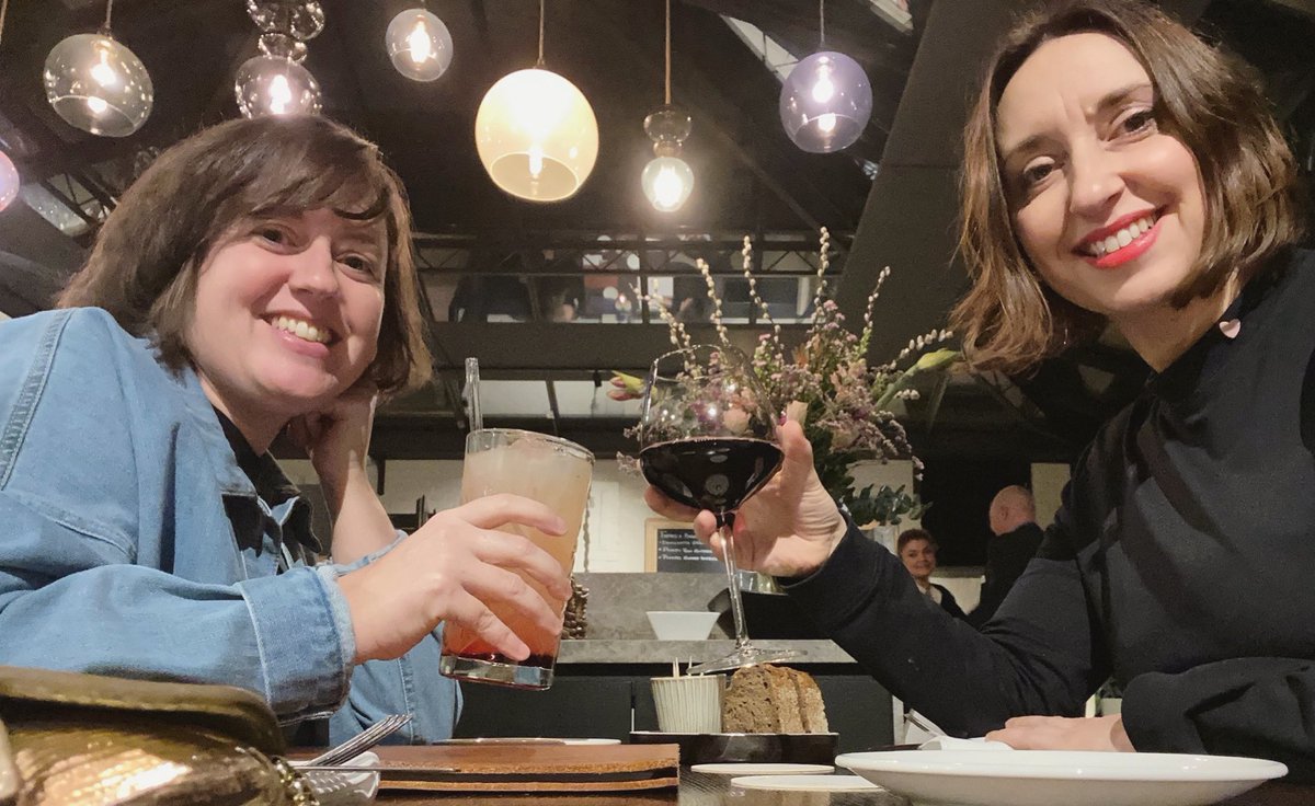 Mijn vennoot mee aan tafel voor de start van het werkjaar als Talentontwikkelleraar. En dan te bedenken dat ze ook nog eens mijn liefste zusje is. Bedankt voor alles, <a href="/JehaesKatleen/">katleen jehaes</a>