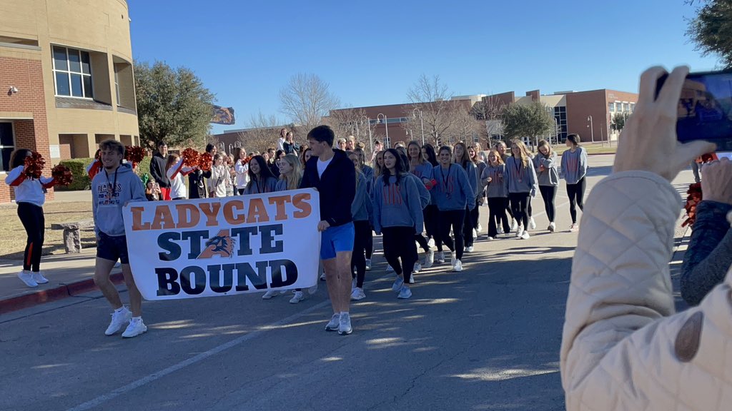 Aledo_Cheer's tweet photo. https://t.co/M0B5U1uoLs