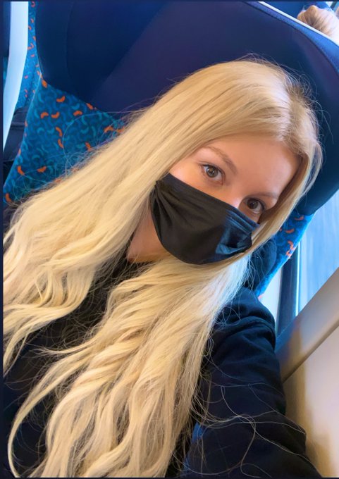 Hey 🧡 I'm on my way to Prague. I'm on vacation there until Sunday and next week there are many good productions<a href="/tag/benatural"class="tags"><span>#benatural</span></a>