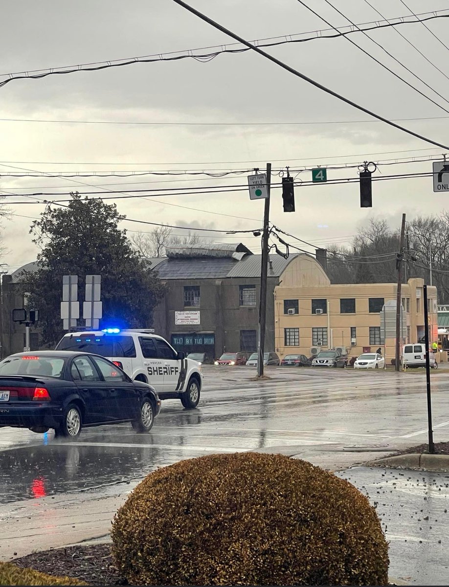 ABC36News's tweet photo. Our crew out in Harrodsburg is seeing some significant damage. A telephone pole downed and on fire, downed trees, roofs ripped off buildings, intersection lights out and more.
We'll have the latest in our storm coverage on News at Noon on #ABC36 https://t.co/Dwo5c7niPT