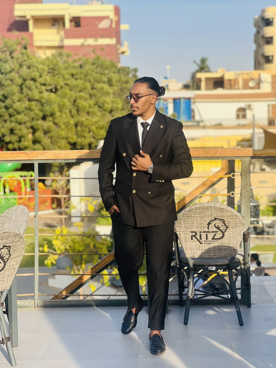 _Badaitis's tweet photo. الحمد لله حمداً كثيراً طيباً مباركاً. 🤍.
يوصى بمنحه درجة البكالوريوس بمرتبة الشرف في الإعلام - إذاعة وتلفزيون 🤍. https://t.co/PUKzY9amC2