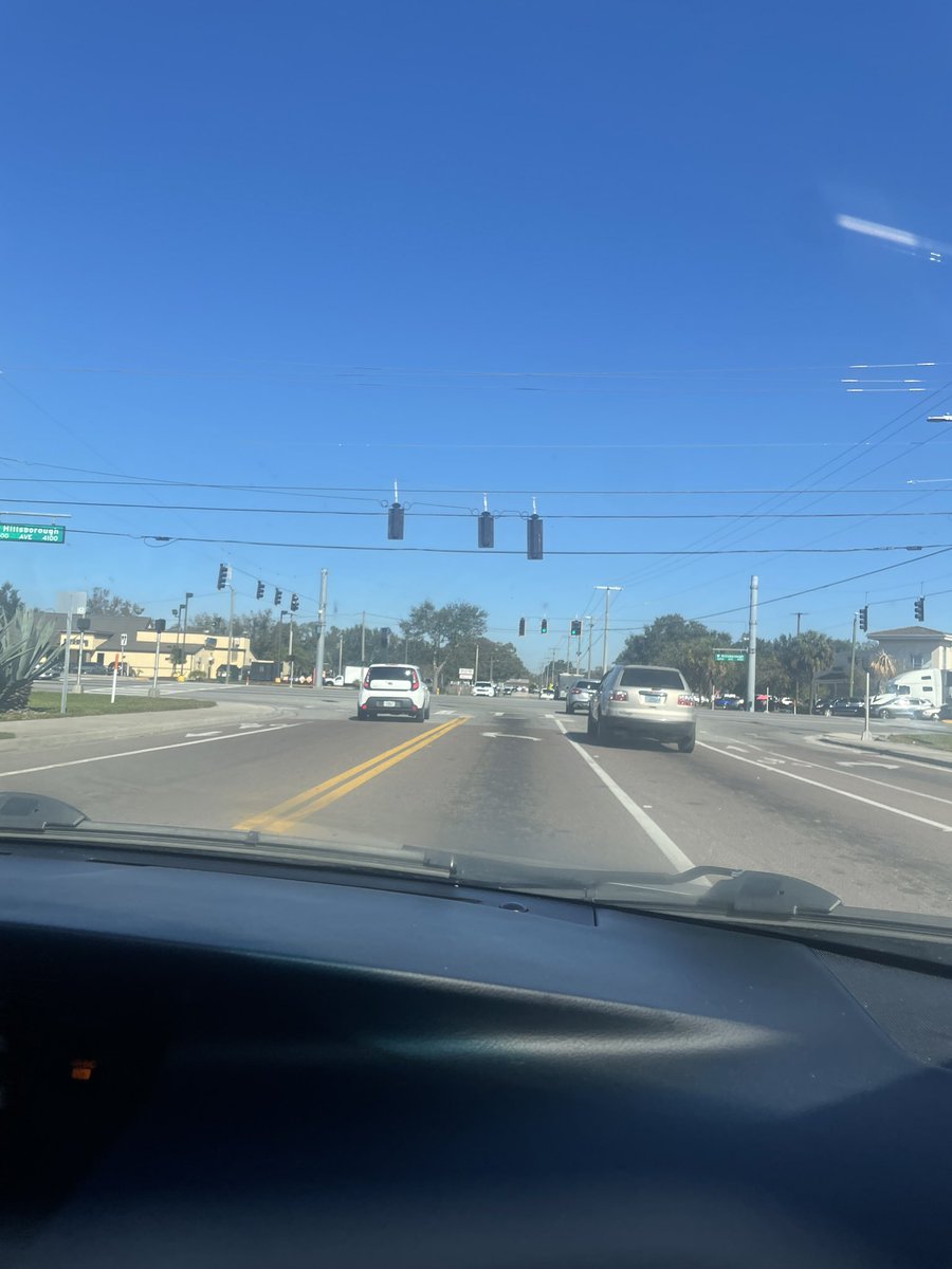 7FigUsa's tweet photo. This why car insurance so expensive in Tampa https://t.co/7NC4wDt28t