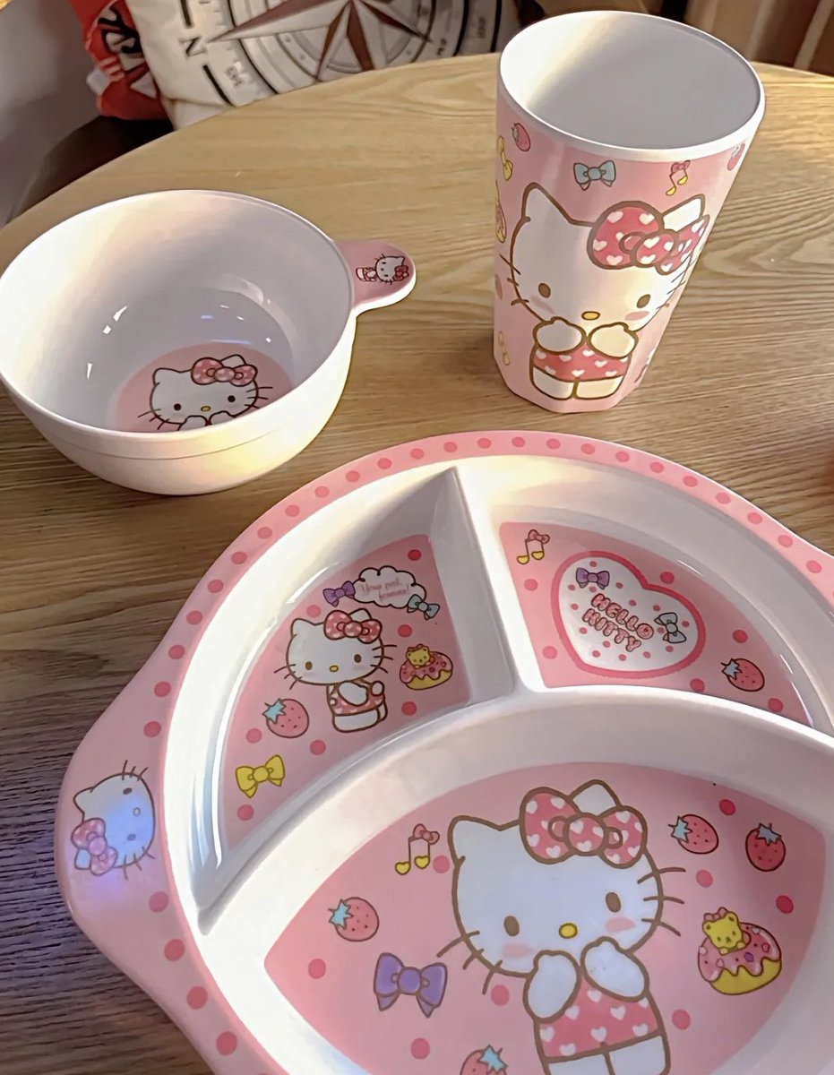 𝓜𝓲𝓶𝓼𝔂. on Twitter "RT cupcakesanrio hello kitty dish set