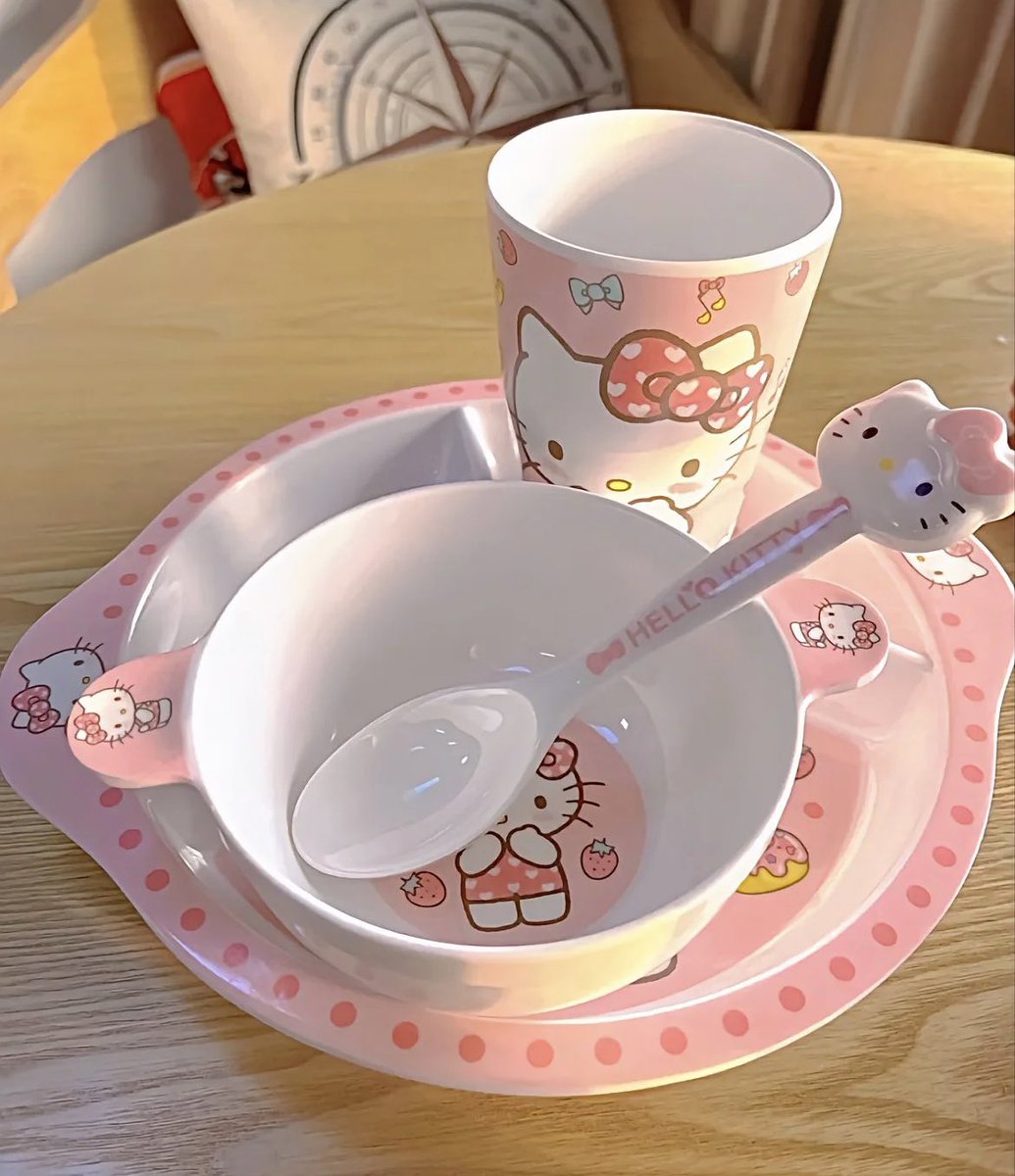 𝓜𝓲𝓶𝓼𝔂. on Twitter "RT cupcakesanrio hello kitty dish set