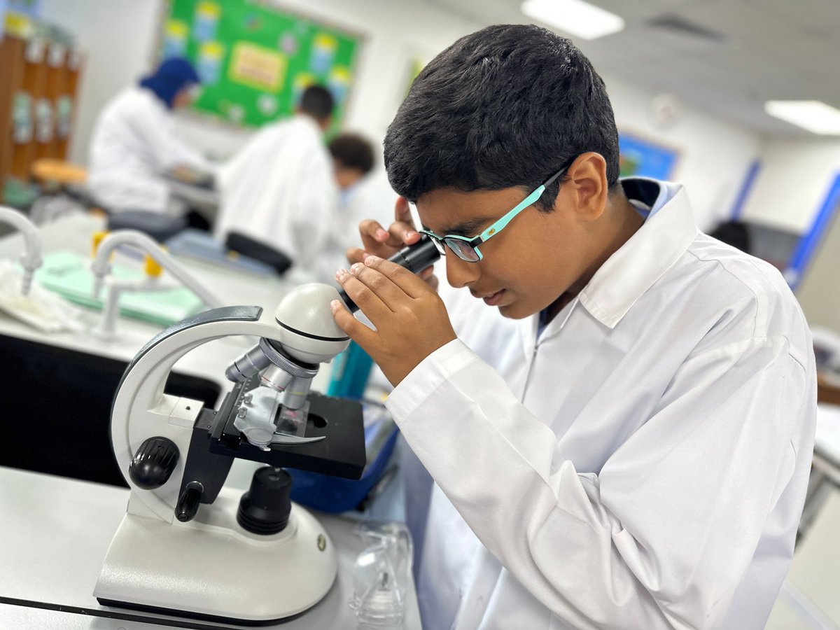 Grade 6 <a href="/ibmyp/">IB MYP</a> students have been busy preparing microscope slides &amp; observing onion cells with Miss Ghaith <a href="/UISDubai/">Uptown International School Dubai</a> <a href="/Taaleem/">Taaleem</a>! #proudlytaaleem