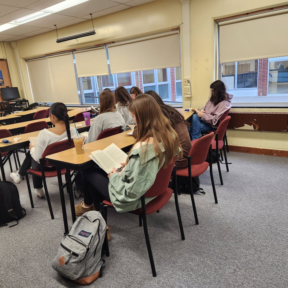Ms. Coulson's 10th graders enjoyed choosing a first-person memoir to read independently at the <a href="/NHSLib/">NHS Library</a>! They're so engaged! #nhsreads #reading #memoirs <a href="/Northport_HS/">Northport_HS</a>