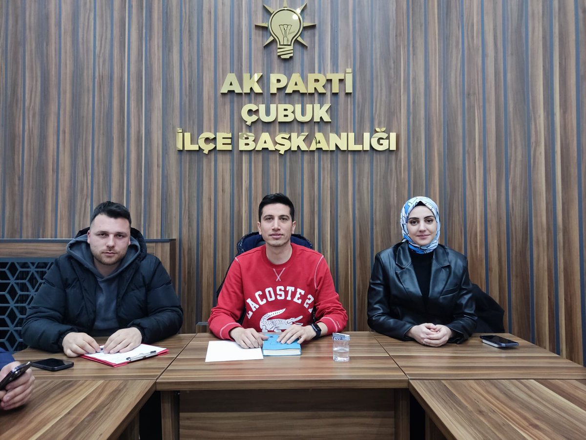 AkGenclikcubuk's tweet photo. Haftalık olağan yönetim kurulu toplantımızı İlçe Gençlik Kolları Başkanımız @emre_ates06 başkanlığında gerçekleştirildi. https://t.co/9I9H43WmYU