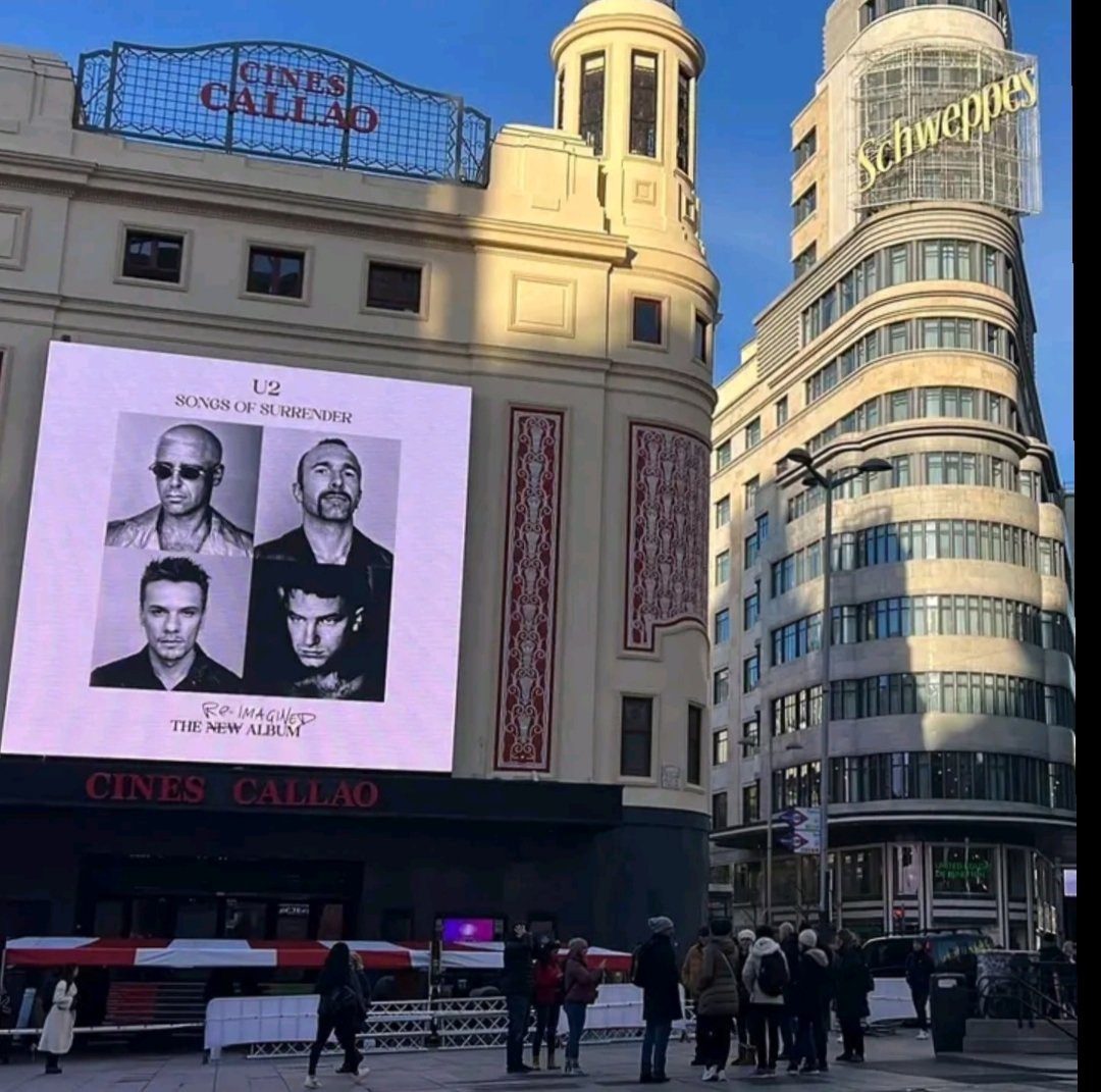 U2MDR's tweet photo. Anuncio visto hoy en la plaza de Callao, Madrid 😍 #U2 #u2 #U2SOS40 #SongsOfSurrender https://t.co/pU6TBG1SpV
