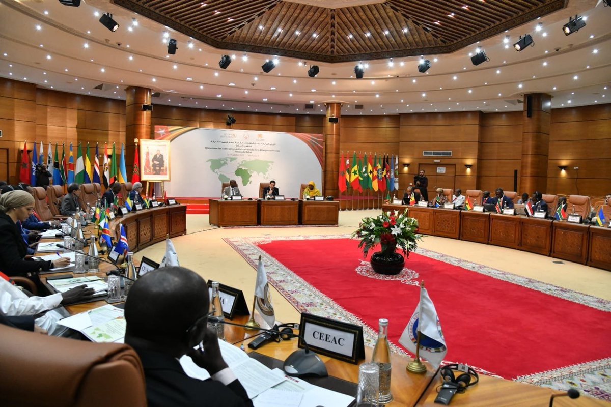 MarocDiplo_AR's tweet photo. اختتمت، اليوم بالرباط، أشغال المنتدى الأول حول تخفيض تكاليف التحويلات المالية للمغتربين الأفارقة، والذي تُوج باعتماد خلاصات الرباط. https://t.co/6uthD2TTbg