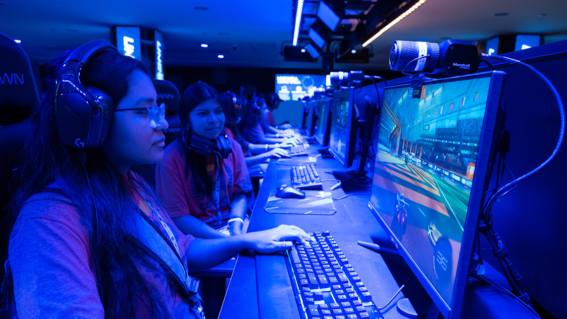UNCG's tweet photo. We continue to combine engaging student life with academic paths to emerging industries. ๐ฎ
Join us for another #E2Weekend of esports and education with @UnrealEngine and @RocketLeague! โฝ ๐
Learn more and register for our #SpartanClash tournament: https://t.co/RgwwgQjW5o https://t.co/gc97jbAqHr