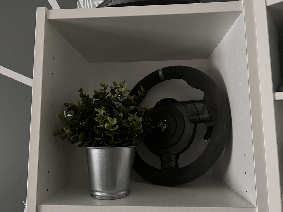 FQuaresma25's tweet photo. @fanatec What about bonus points for having it on display? https://t.co/Fak95aWVl2