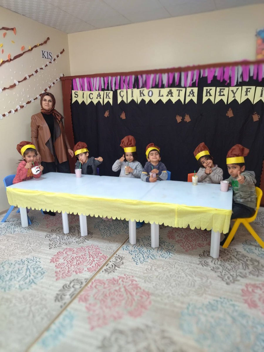 Suphankultur's tweet photo. Bugün miniklerimizle sıcak çikolata keyfi yaptık 😋 🍫 https://t.co/hJBK18Q30k