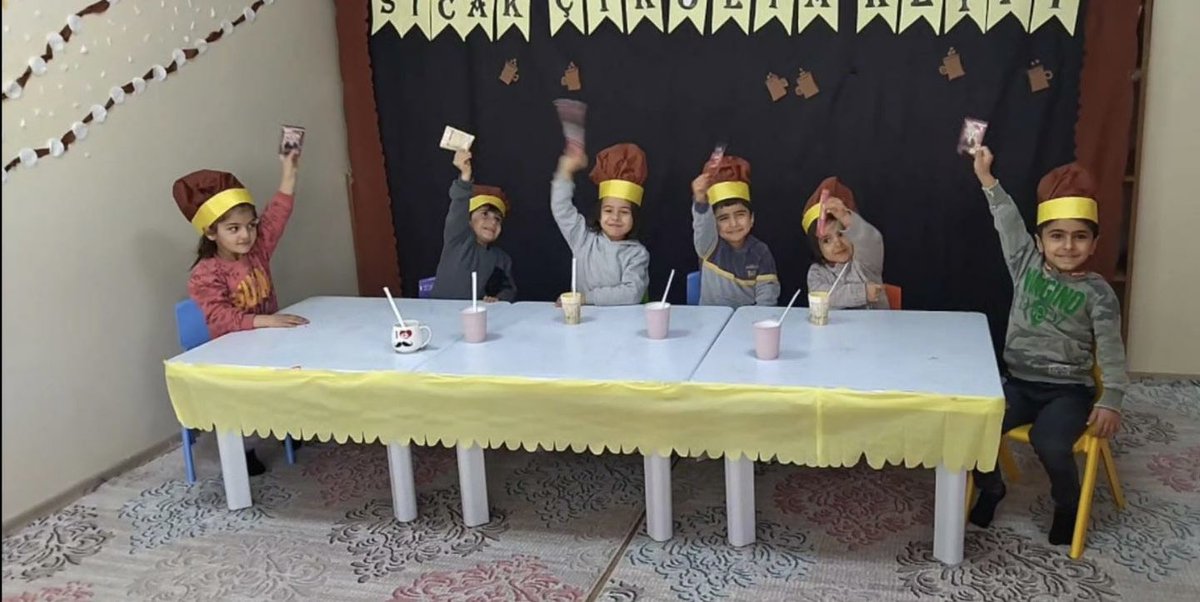 Suphankultur's tweet photo. Bugün miniklerimizle sıcak çikolata keyfi yaptık 😋 🍫 https://t.co/hJBK18Q30k