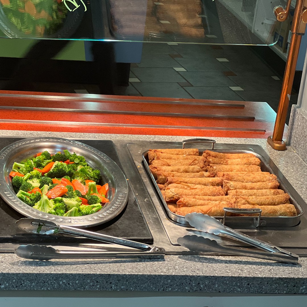 HolyFamilyU's tweet photo. We're serving up all kinds of good things in the Tiger Café today! Today's lunch includes a quinoa bar, along with plantains, BBQ Brisket, and assorted Chinese cuisine available. #HolyFamilyU #TigerCafe https://t.co/Txu2AL9KfU