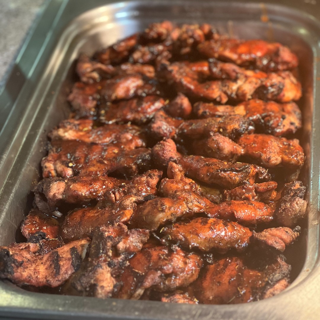 HolyFamilyU's tweet photo. We're serving up all kinds of good things in the Tiger Café today! Today's lunch includes a quinoa bar, along with plantains, BBQ Brisket, and assorted Chinese cuisine available. #HolyFamilyU #TigerCafe https://t.co/Txu2AL9KfU