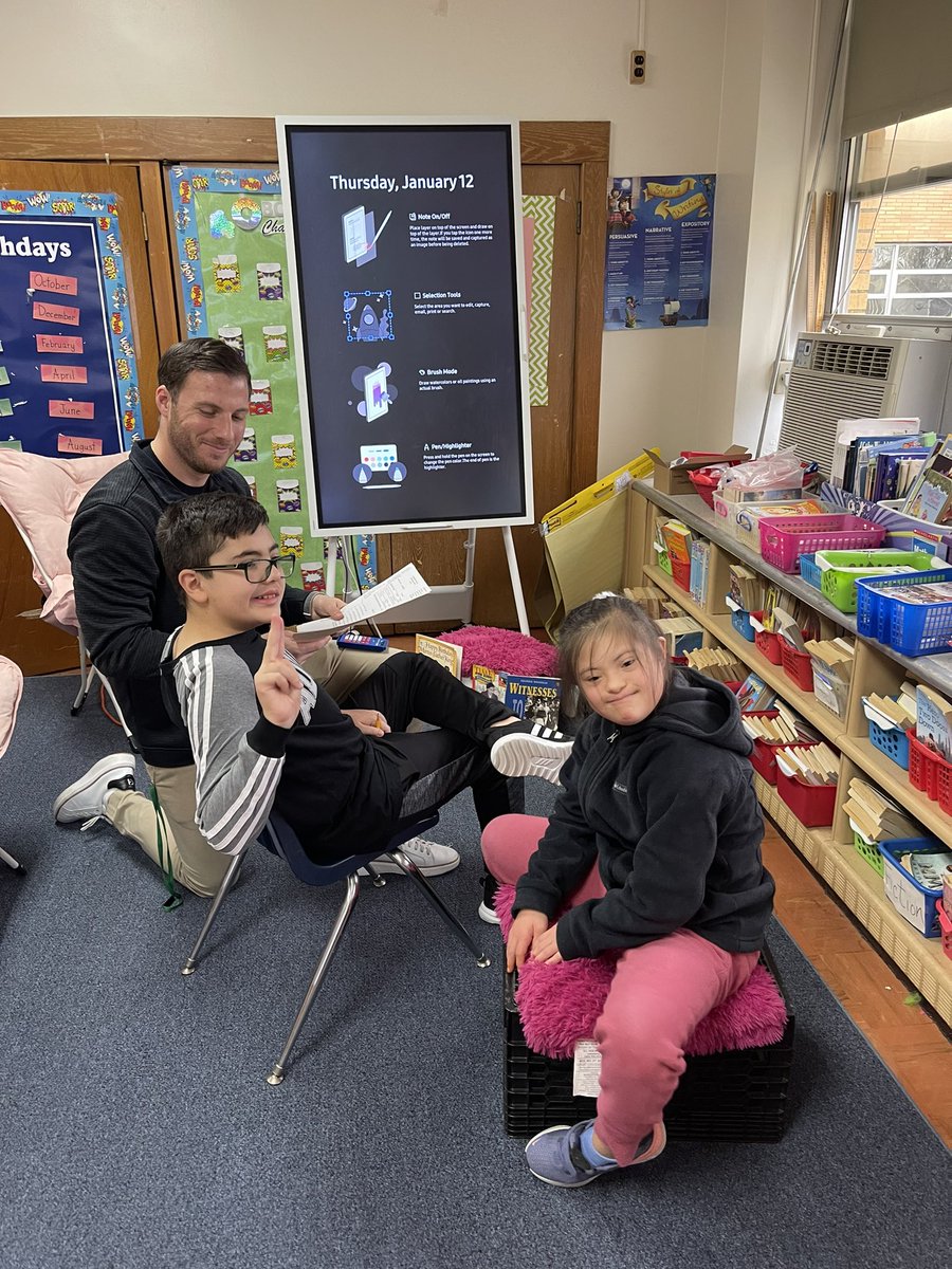 Sharilyn20's tweet photo. 5th Grade Ss @WaverlyParkElem are getting ready for their trip to #commerceplaza #operatingcosts #businesscosts https://t.co/SwG4KgUgSo