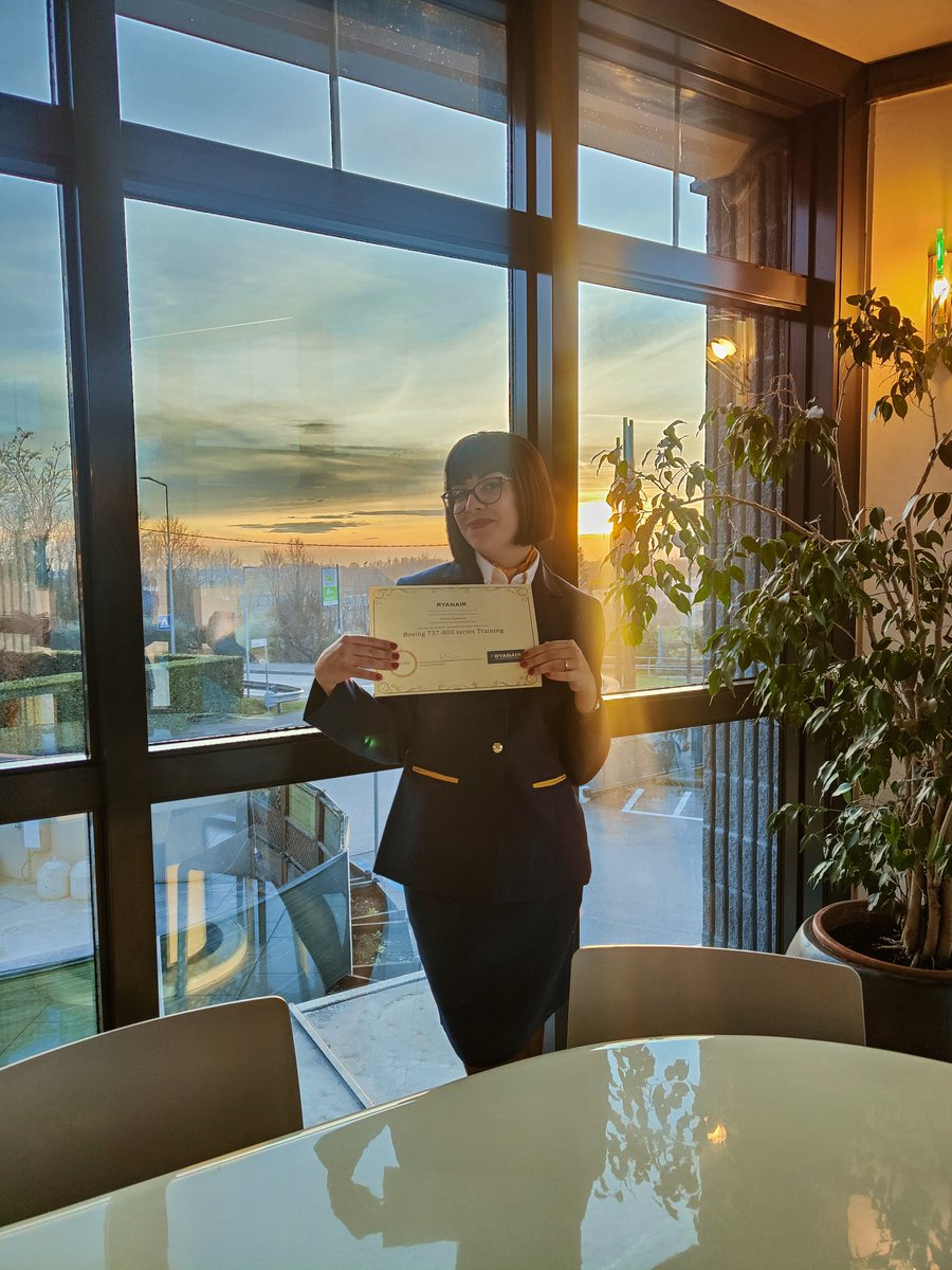 onlydemy's tweet image. I made it ✈️💓 #cabincrew