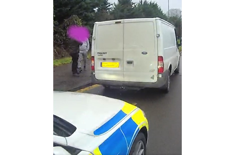 tvprp's tweet photo. Taplow officers stopped this van on cloned plates today. All 3 occupants were quickly on their toes across fields after we found barrels of suspected stolen diesel in the back. All 3 in custody thanks to support from XD Police dog & our (now) very muddy colleagues.
#P6081
#P7703 https://t.co/ILTXyCEJRB
