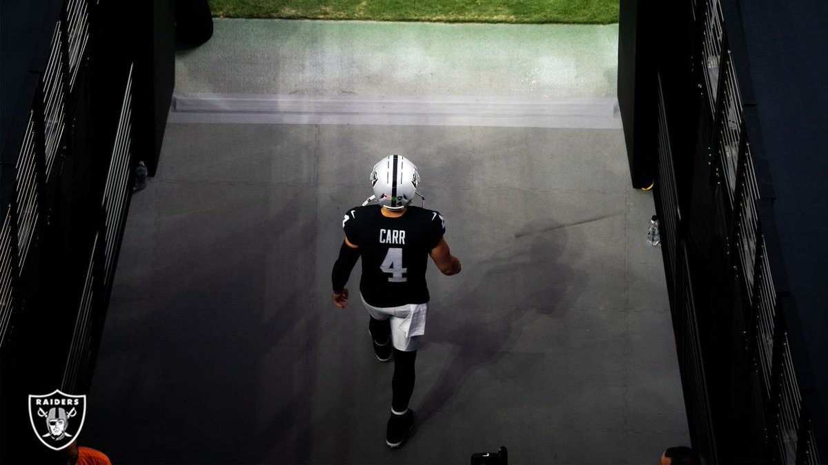 RaidersAQ's tweet photo. One of the best Raiders QBs in their history. 💯 https://t.co/UGZm01yT5K