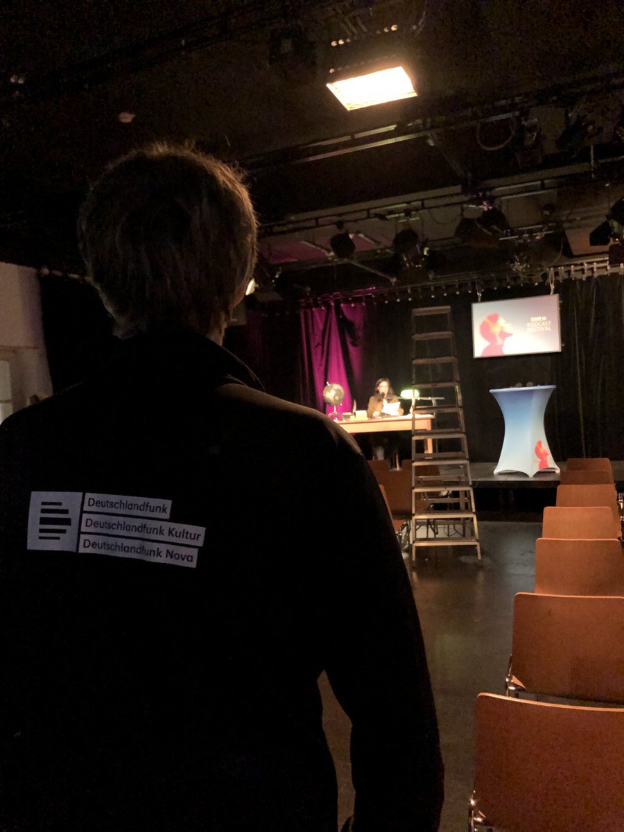 skoldehoff's tweet photo. Grüße aus Mannheim. #einestundehistory ⁦@dlfnova⁩ heute Abend beim #swrpodcastfestival live vor Publikum und am 30. Januar dann für Alle. https://t.co/RR0Wombd8y