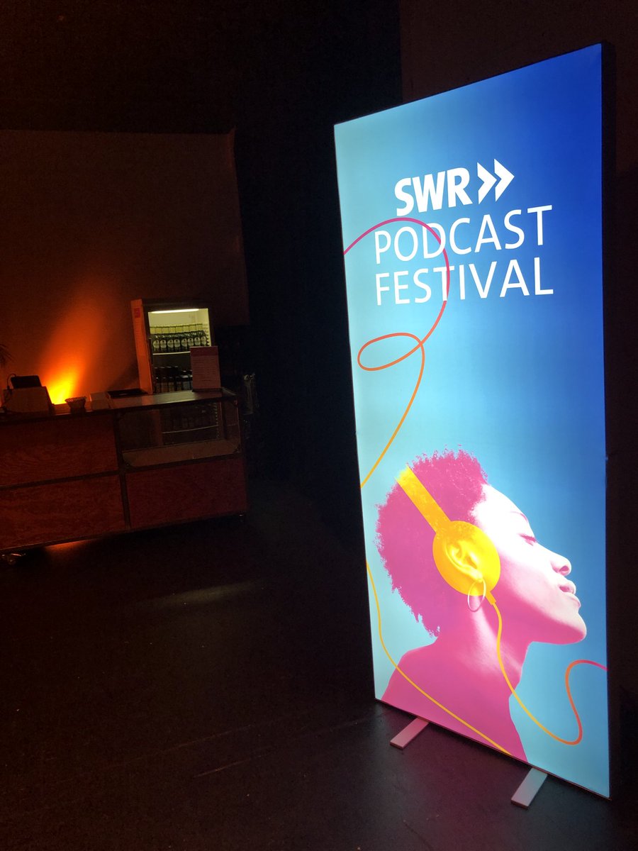 skoldehoff's tweet photo. Grüße aus Mannheim. #einestundehistory ⁦@dlfnova⁩ heute Abend beim #swrpodcastfestival live vor Publikum und am 30. Januar dann für Alle. https://t.co/RR0Wombd8y