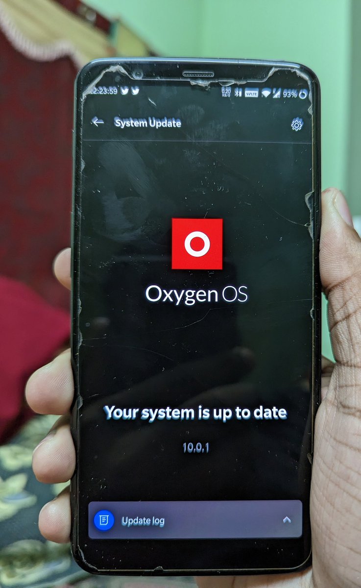 VP1099's tweet photo. OnePlus 5T after 5.5 Years of Intense use. The best phone i have used. Took all sorts of beatings and still works blazing fast. Wish OnePlus Made More phones like this Beast. #OnePlus #Oneplus5T https://t.co/uvcHgxIwY8