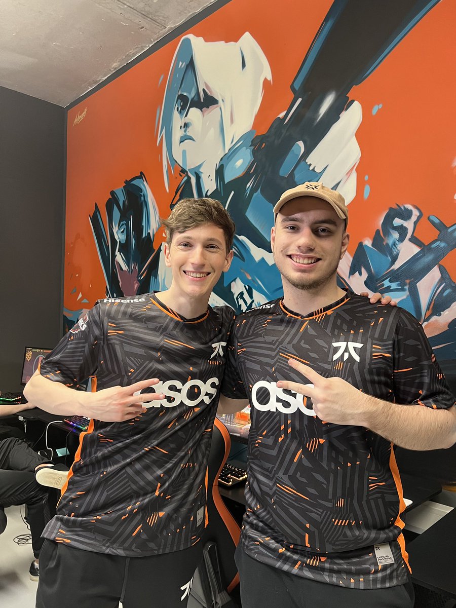Derke's tweet photo. ⚡️ Our new 2023 Pro Kit dropped! Go check it out! https://t.co/5amPnrwVKZ 

#SpamThisStatic https://t.co/6biao0uTg1