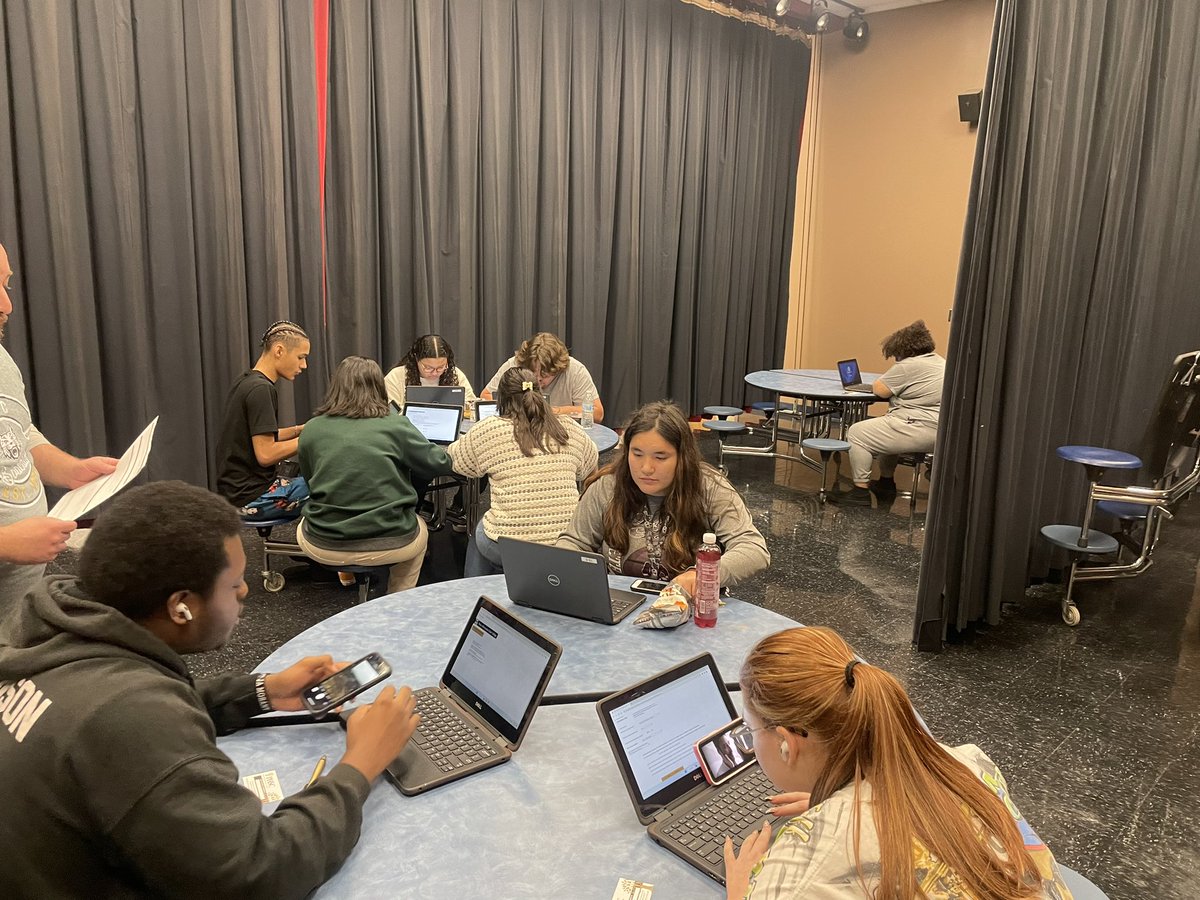 Thank you <a href="/PHSCedu/">#PHSCedu</a> for helping our seniors apply for admission. <a href="/FHS_GrecoBall/">Jennifer Greco-Ball</a> <a href="/Principal_Fivay/">Erik Hermansen</a> #soarabovetheline