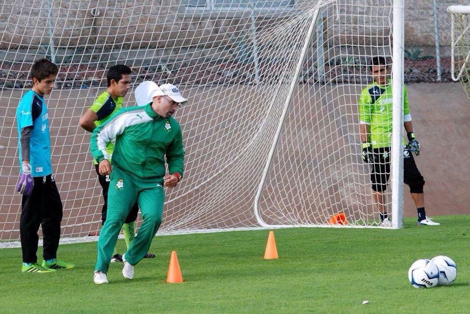 ¡Que tal Cancerberos! 

La técnica y la coordinación van de la mano y son aspectos importantes en las etapas de formación de nuestras deportistas, cuanto mejor coordinación posea nuestra deportista, mejor realizará un gesto técnico determinado, con mayor eficiencia y eficacia.