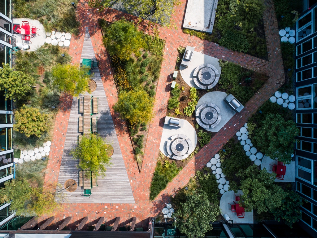 BrickIndustry's tweet photo. Let brick lead the way! Clay brick pavers are DIY friendly, never fade in color and are extremely durable. Learn more: https://t.co/jkBeqDnRzy

#landscapedesign #pavers #landscapearchitecture #brickdesign https://t.co/Hx3wkoaI6l