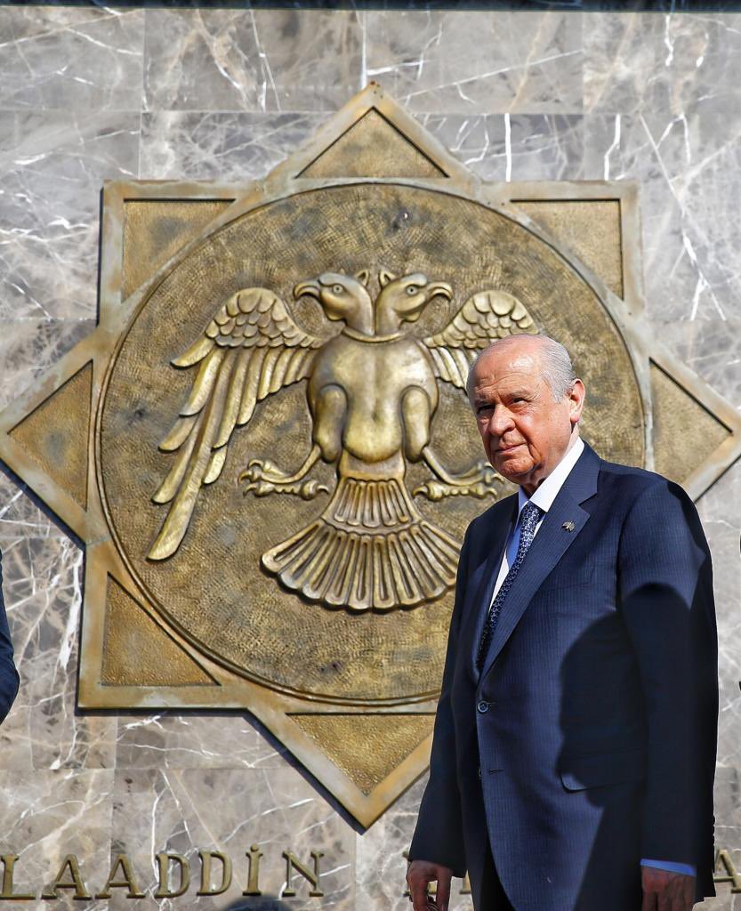 "Ülkücü ömürler çileyi adeta azık yaptılar, çelikleşmiş iradeleriyle, çevikleşmiş ihlaslarıyla zamanın müşkülatlarına, zalimlerin zulmüne kıyasıya direndiler." 
Lider Devlet Bahçeli
