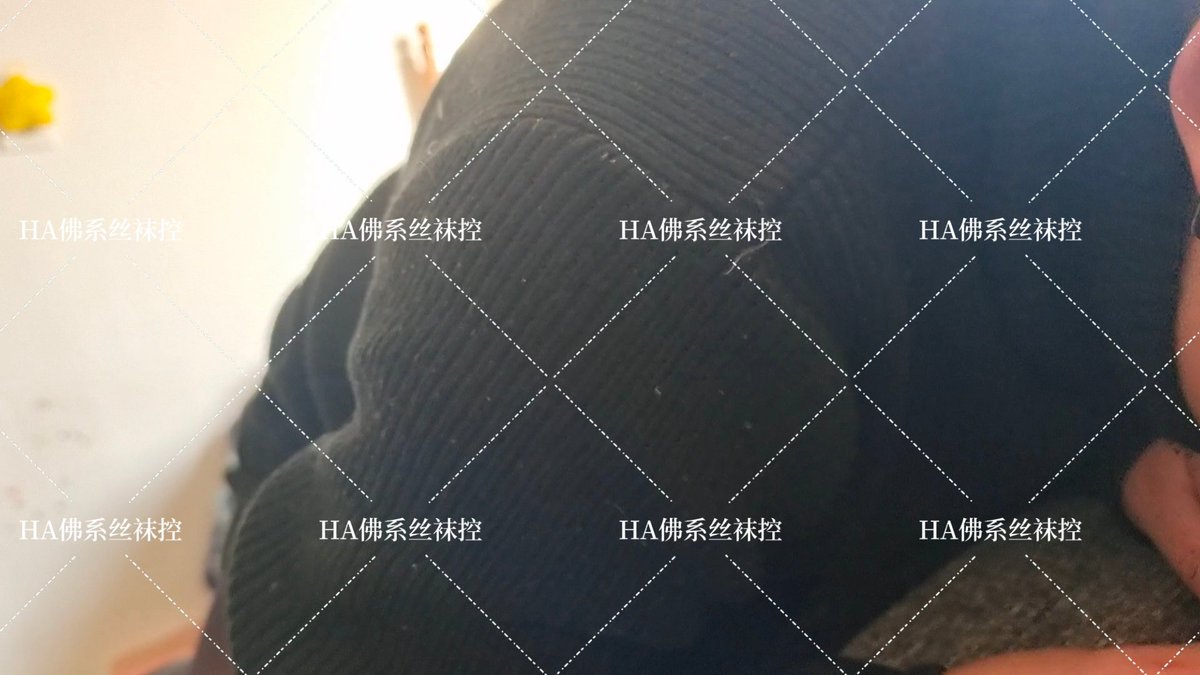 骚货 刺激 反差 高潮 内射 骚逼 干到最后小骚货累的受不了了，直接趴在我身上了，我的鸡巴在她的小骚逼里明显的感觉到有一股暖流 