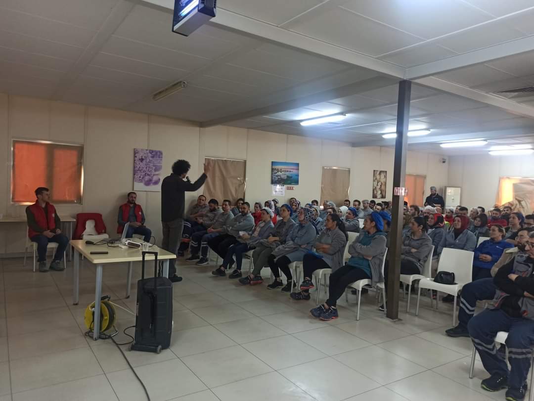 BirlesikMetal's tweet photo. Gebze #HTSOLAR işyerinde eğitimdeyiz.
Sözleşme kazanımımız olan
Aylık 1 saatlik sendikal eğitim hakkımızda üyelerimizle bizlere hayatın her alanında gerekli olan doğru iletişim yöntemleri üzerine eğitimimizi gerçekleştirdik...
#YaşasınÖrgütlüMücadelemiz. https://t.co/mNsg8RGtcH