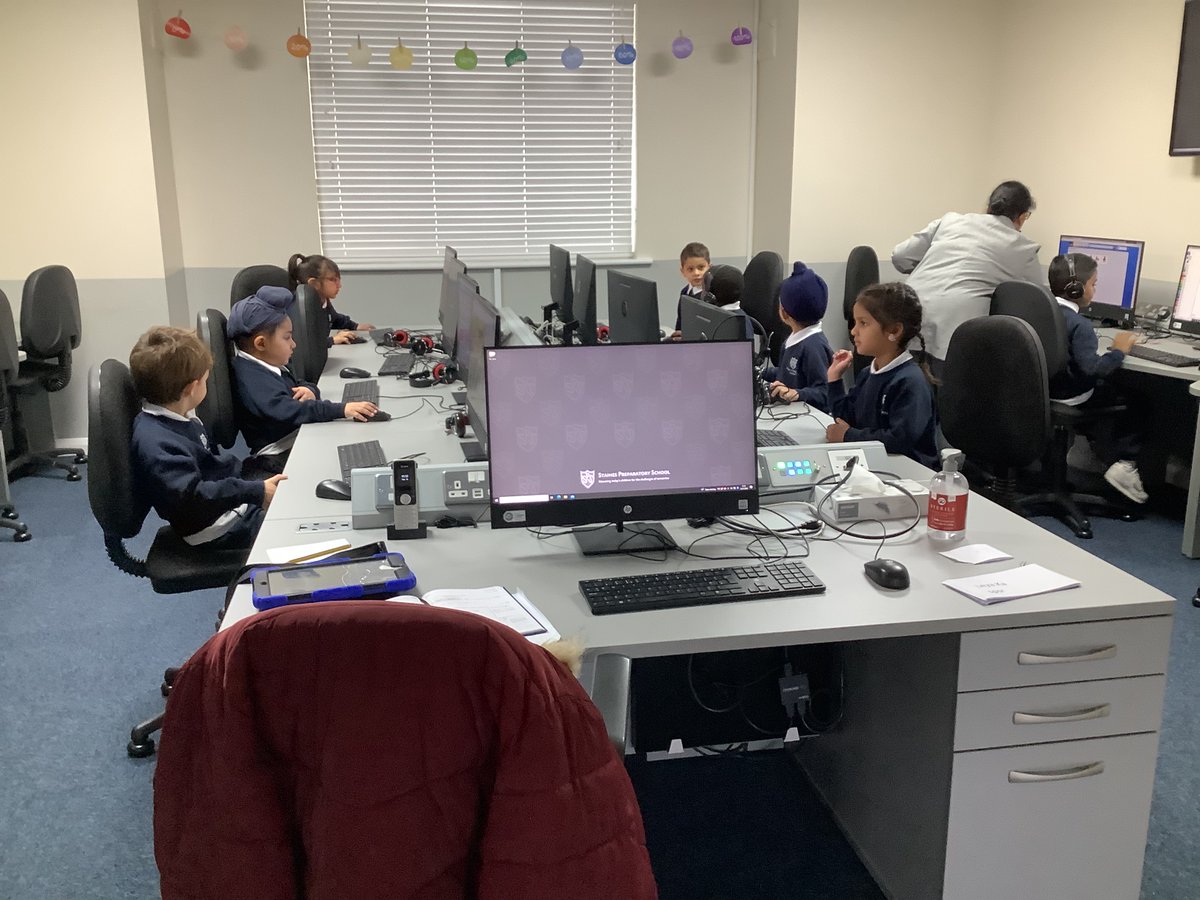 Reception at Staines Prep tweet media