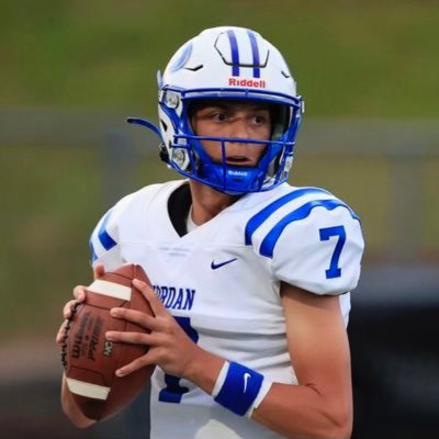 HallTechSports1's tweet photo. 🚨Emerging Pro-Style ‘24 QB🚨
(Alabama)

@GarrettAmes2 
6’3” 180lbs.
@MJBlueDevils 

2022 Season Stats:
1,850 Total Yards 
12 TDs

- Superb Pocket Presence 
- Great Down Field Vision 
- Precise Accuracy 
- High QB IQ📈
- 🎥✅🔥 https://t.co/4W5Kg6e4Ft