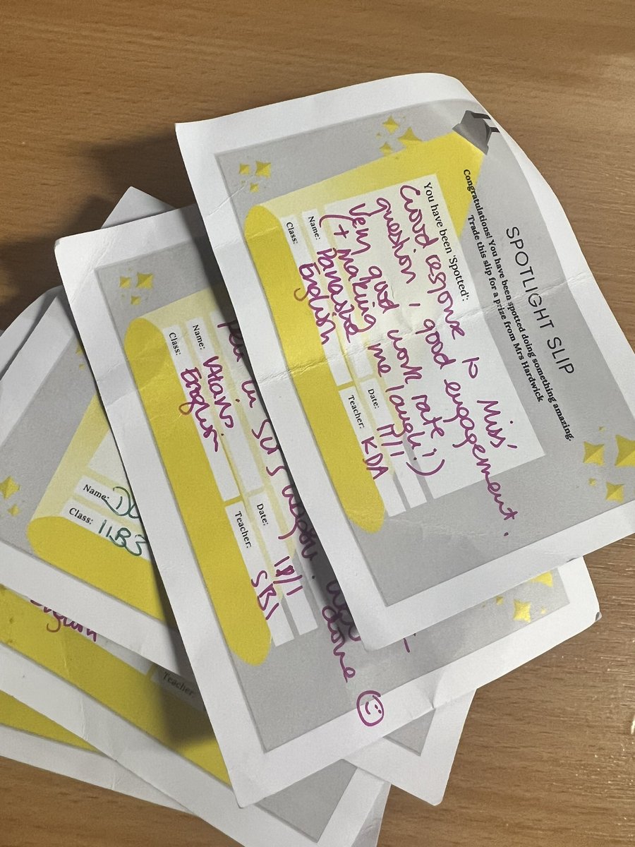 🌟🌟Spotlight cards for our wonderful Year 11 students! Great to see so many students receiving them! How many of you can get recognised tomorrow and earn a treat? 🌟🌟 @MoretonSchool <a href="/AHSMrsHardwick/">Mrs Hardwick</a>
