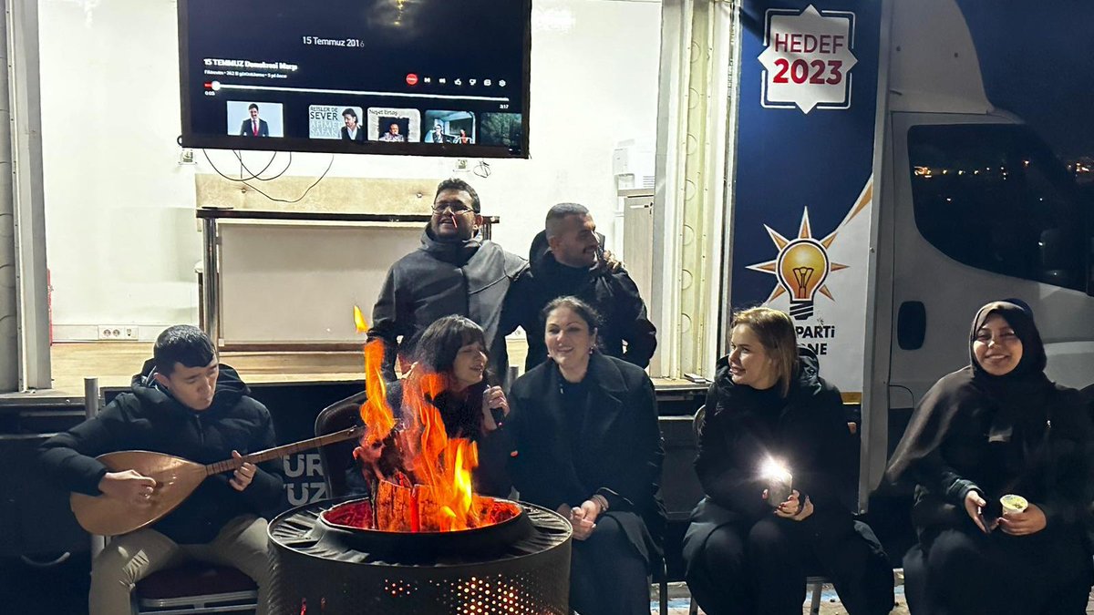 ibabelgin's tweet photo. Bugün de #GENÇLİK dedik!
#Edirne İl Gençlik Kolları üyelerimiz, Trakya Üni. AK Gençlik ve yeni seçmen kardeşlerimiz ile #Meriç kıyısında buluştuk.
Birlikte pişirdik, birlikte yedik.
Şarkılar türküler söyledik. 
Sazımıza sözümüz; sohbetimize birliğimiz karıştı
Var olun gençler!🤗 https://t.co/sXPEC8mIx3