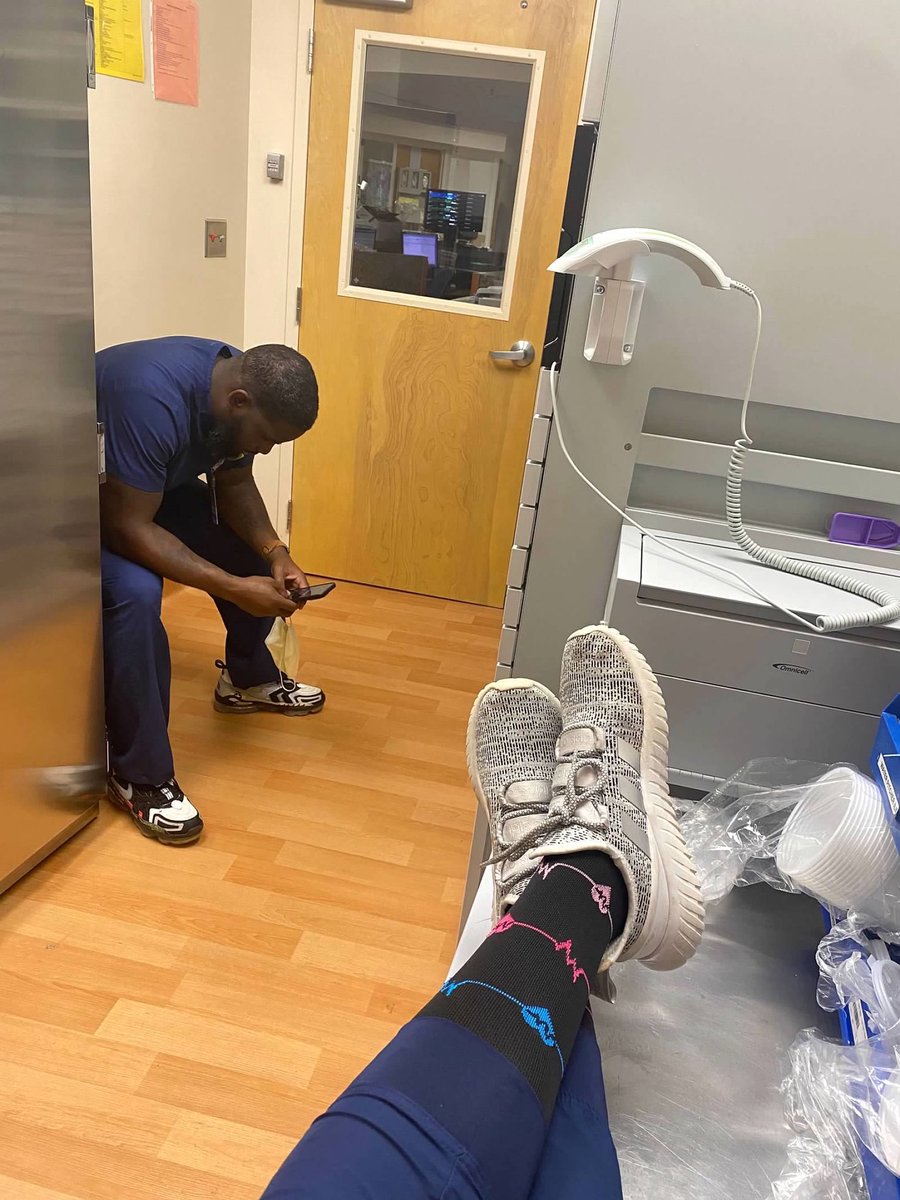 iamsimplymoe's tweet image. Nurses hiding in the supply room to cry, vent, take a breath,or a quick break is a real thing 

I have a difficult patient on top of a critical one that I just stabilized 😫

#MedTwitter #ernurses #critcalcare