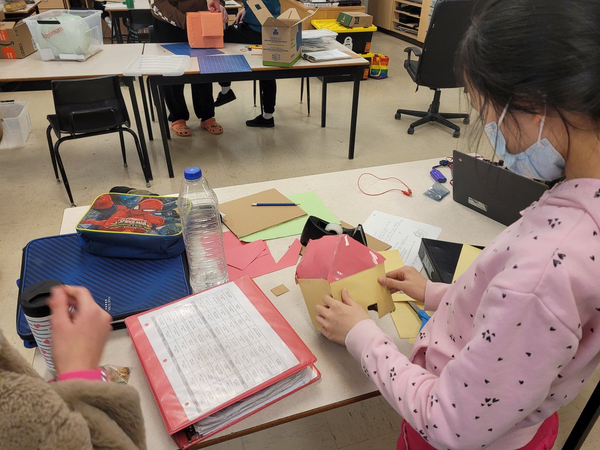 JRedmondtech's tweet photo. @RLJH_HRSB 712 pranksters prepping their interactive city.  @brilliant_labs @TILTHRCE https://t.co/bRSxHCK5Pg