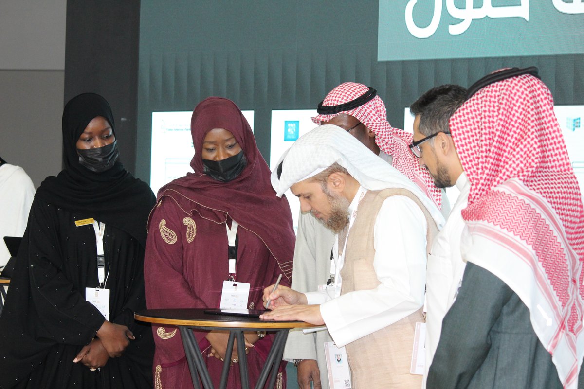 Hulool's tweet photo. استكمالاً للاتفاقيات المبرمة في مؤتمر ومعرض خدمات الحج والعمرة #اكسبو_الحج تم توقيع اتفاقية تعاون مع شركة مواسم الخيرات للإعاشة للتمكين والتحول الرقمي https://t.co/87OzAZxJoi