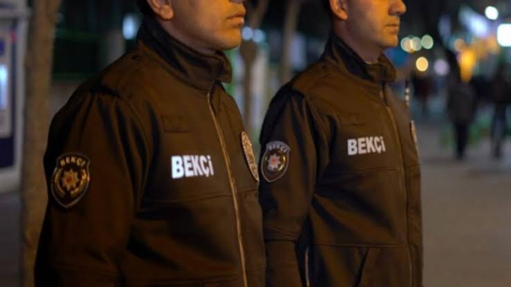 Çarşı ve Mahalle bekçileri de insanca yaşamayı ve insan hak ve onuruna yakışır şekilde çalışmayı istiyorlar.

Bekçiler de 12-36 çalışma sistemini istiyor.

#EGMninbekçileri1236istiyor #bekçi