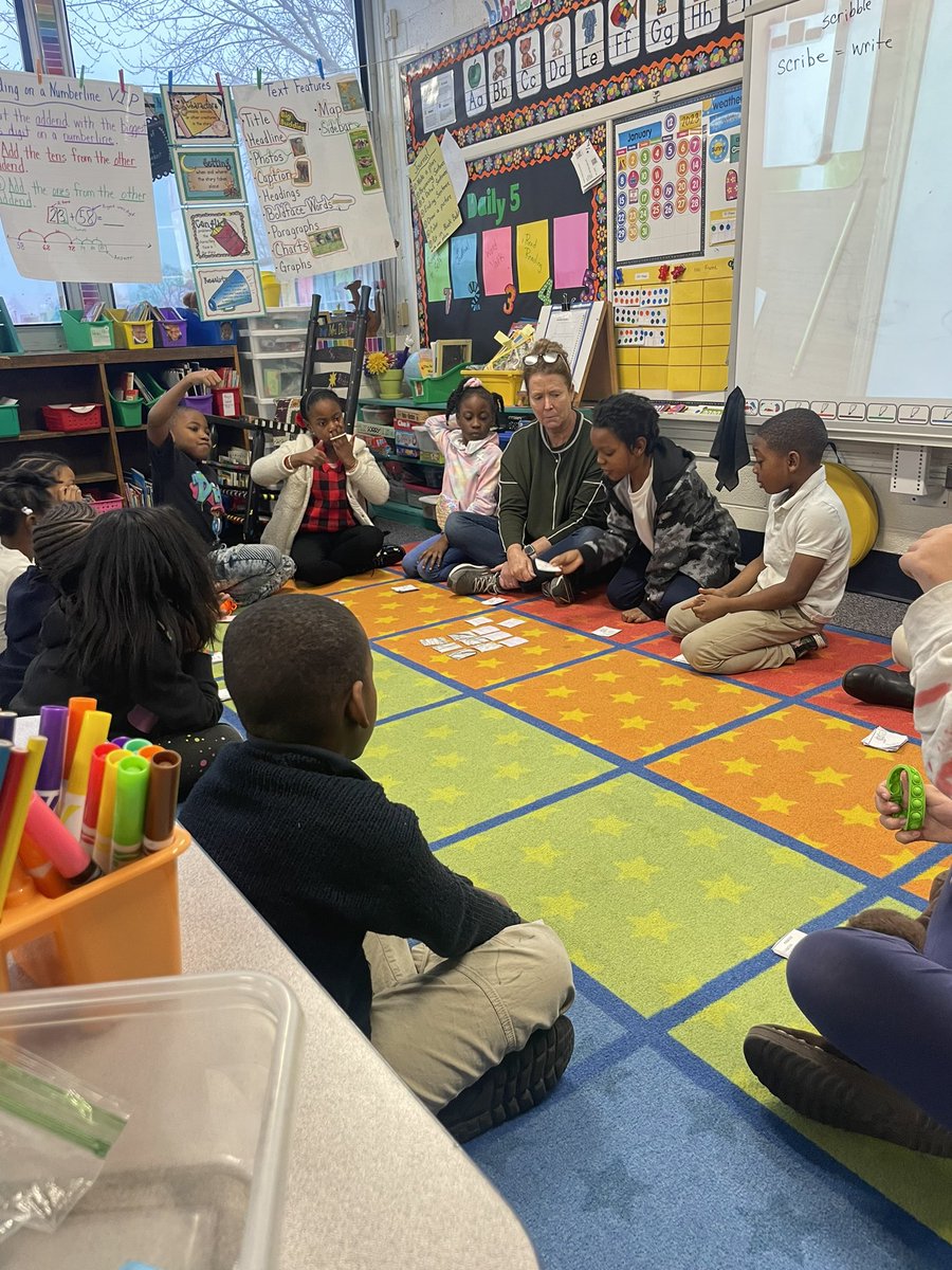 MrsTThomas20's tweet image. Explicit modeling taking place before sending students off to do partner work in Ms. Daily’s class! These kiddos are excited about their new vocabulary activity today! Conversations with kiddos told me all about the Statue of Liberty and it’s history! #futurestrong