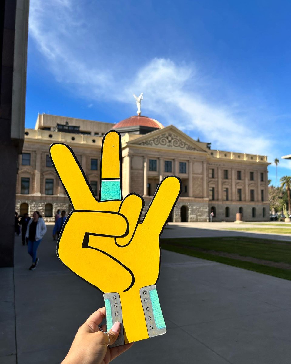 asu_oaii's tweet photo. #forksup🔱 at the 28th Annual Indian Nation & Tribes Legislative Day 😈
#ASU #NativeSunDevils #SkoDevil https://t.co/TfNClaqyBC