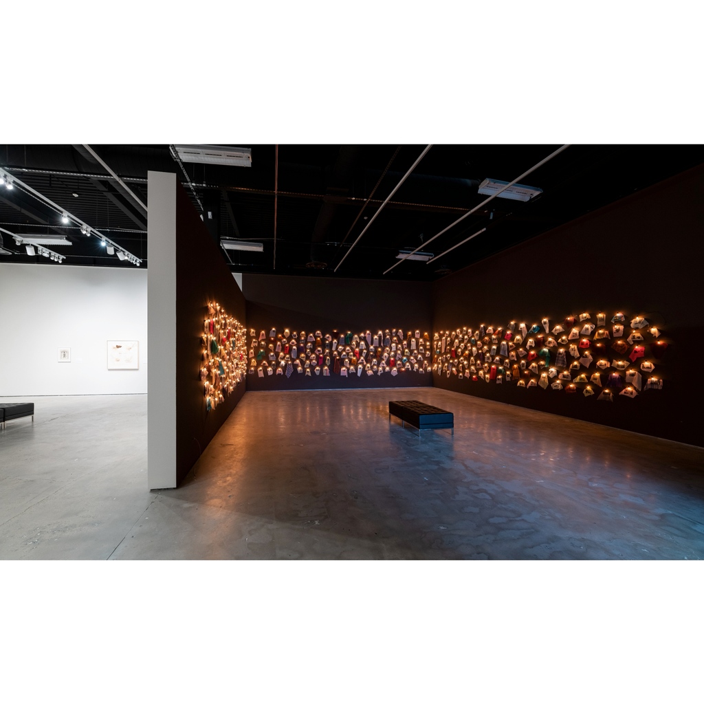 DFariaGallery's tweet photo. Installation views of June Clark's solo exhibition "Harlem Quilt" at The Ringling Museum of Art in Sarasota, Florida. The exhibition is on view through March 26th, 2023.

Photos by Chris Lunardi

#juneclark #installationart #contemporaryart #quilt #theringling #harlem https://t.co/KBRjvRyPVs