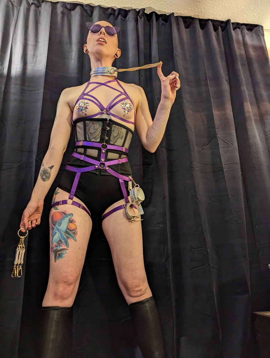 gracelessgorgon's tweet photo. Do you wish to be bound in my sparkles? https://t.co/XWN9BPSECb